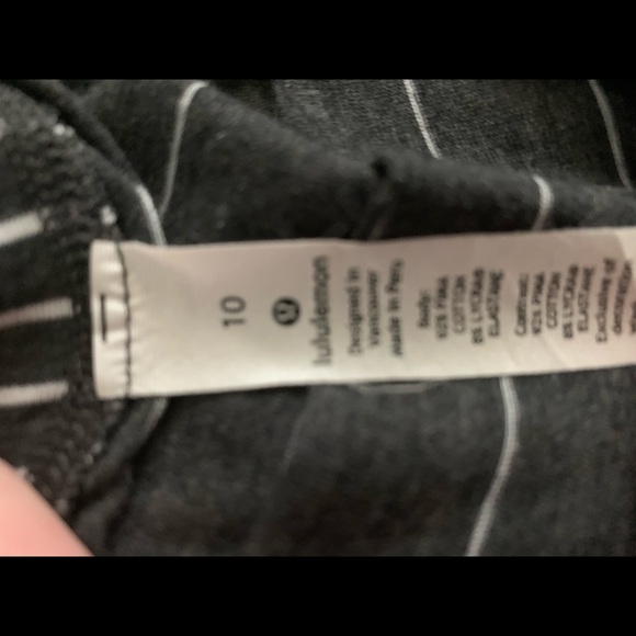 Lululemon crop top- size 10/L - Picture 2 of 5